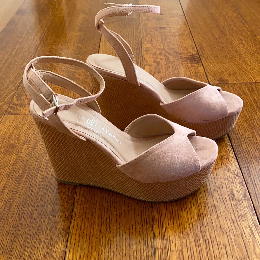 Beautiful blush pink platform sandals. Size 7.5